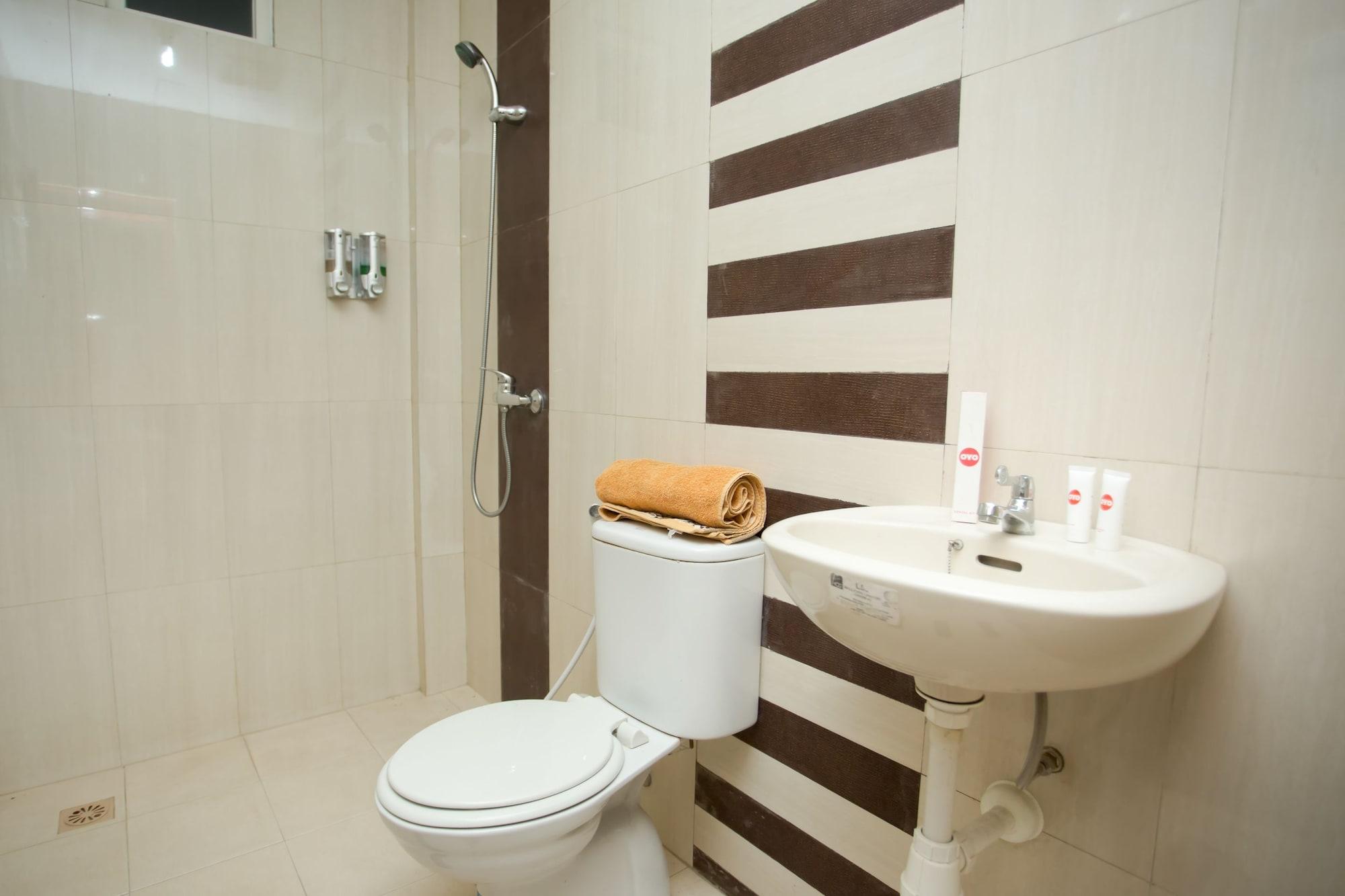 Hotel Oyo 850 Lapan Lapan Banjarmasin  Exteriér fotografie