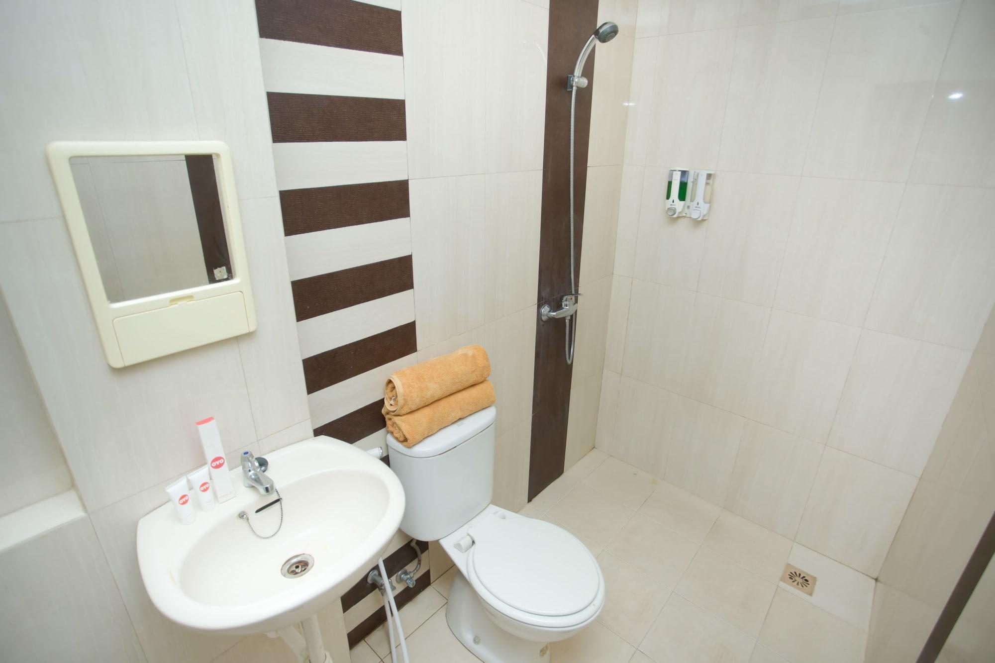 Hotel Oyo 850 Lapan Lapan Banjarmasin  Exteriér fotografie