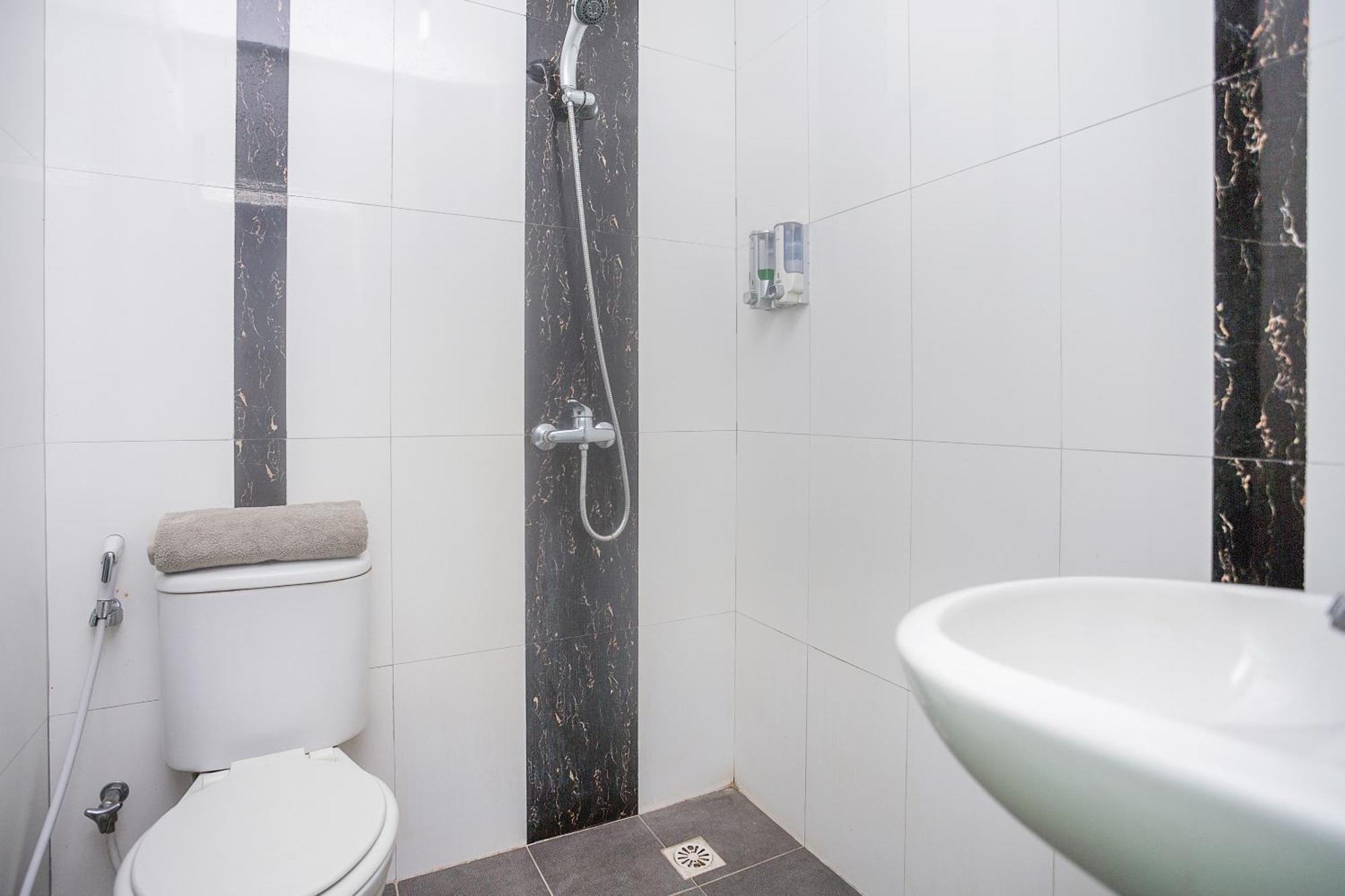 Hotel Oyo 850 Lapan Lapan Banjarmasin  Exteriér fotografie