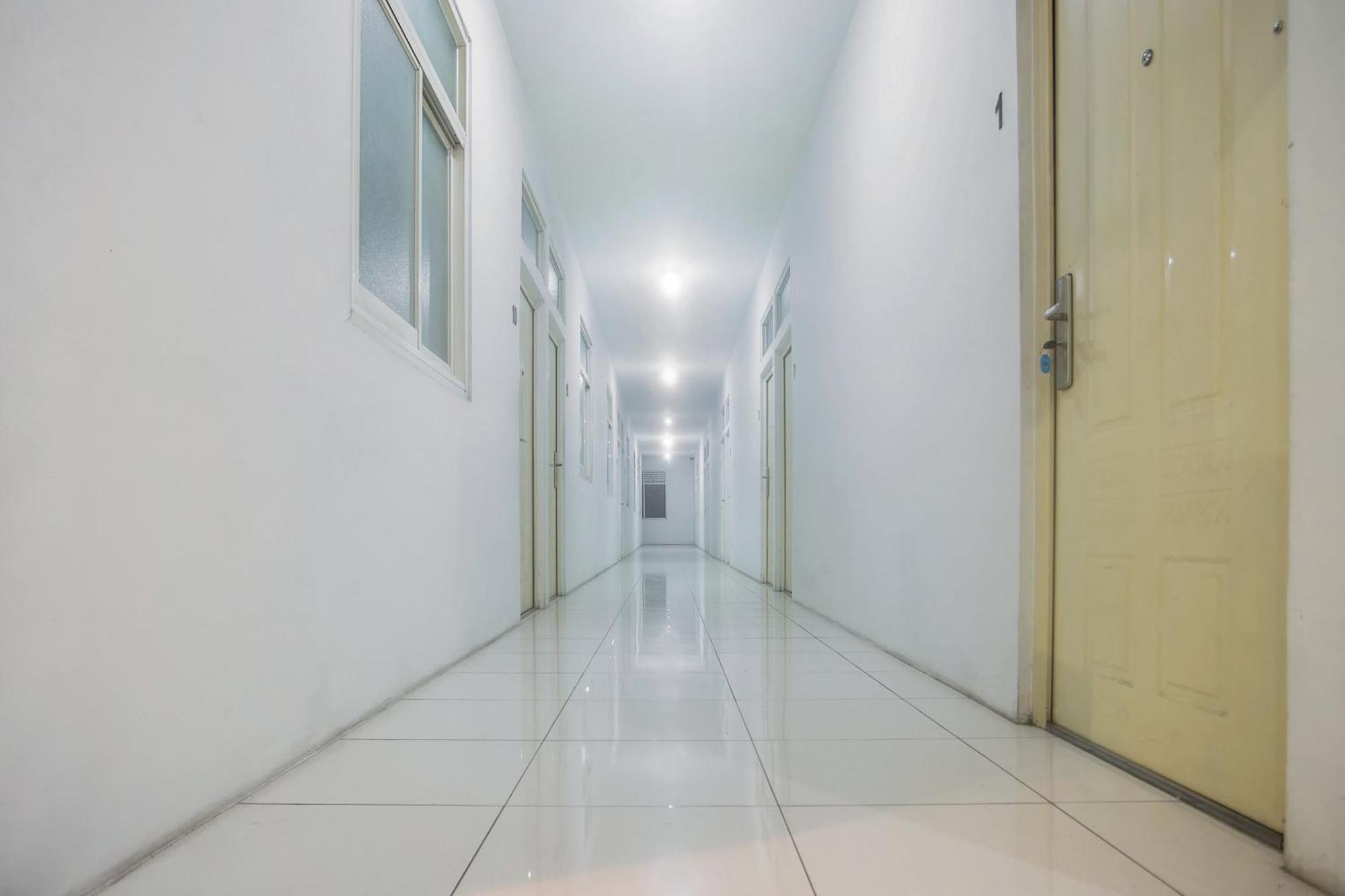 Hotel Oyo 850 Lapan Lapan Banjarmasin  Exteriér fotografie