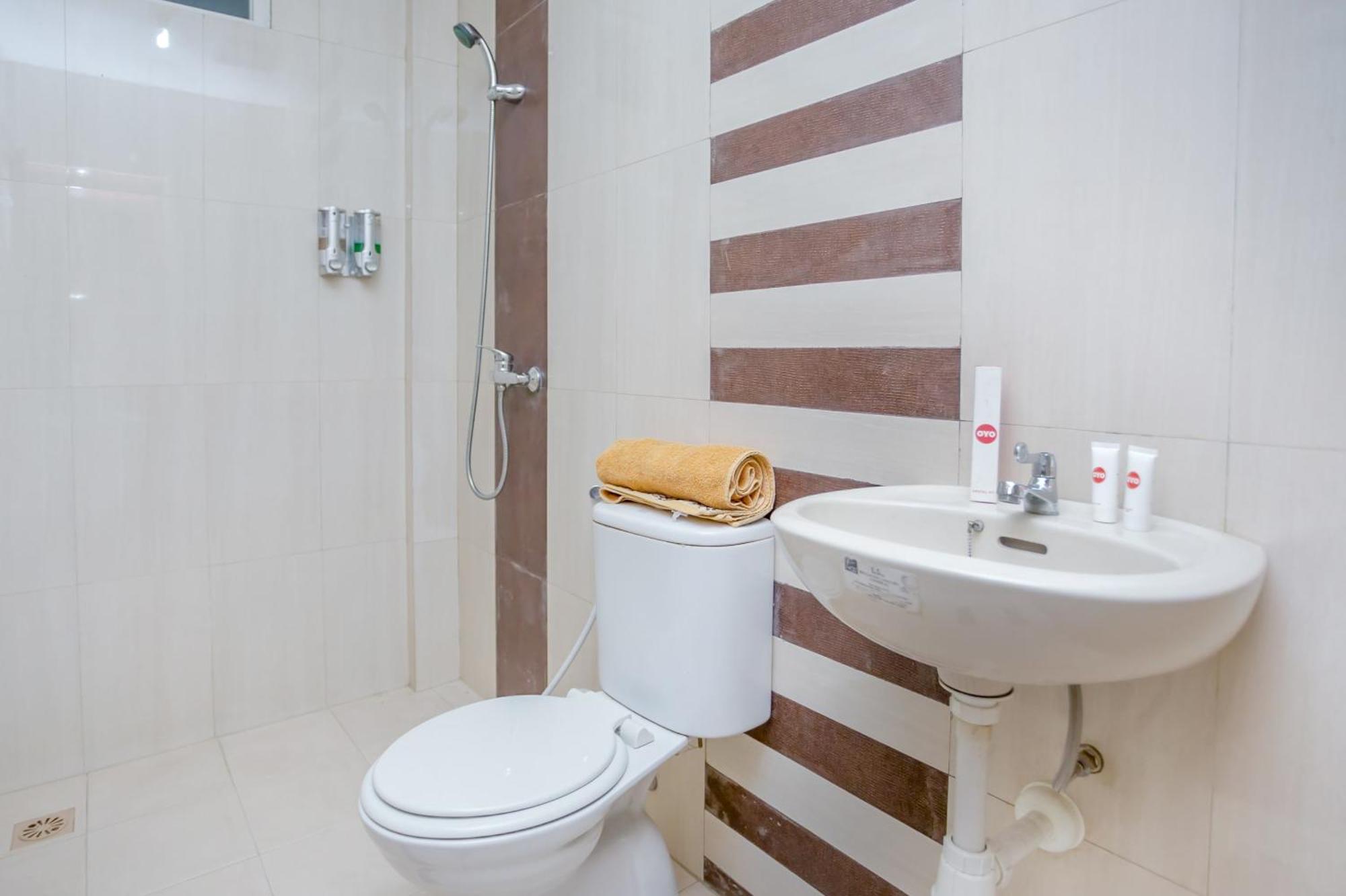 Hotel Oyo 850 Lapan Lapan Banjarmasin  Exteriér fotografie